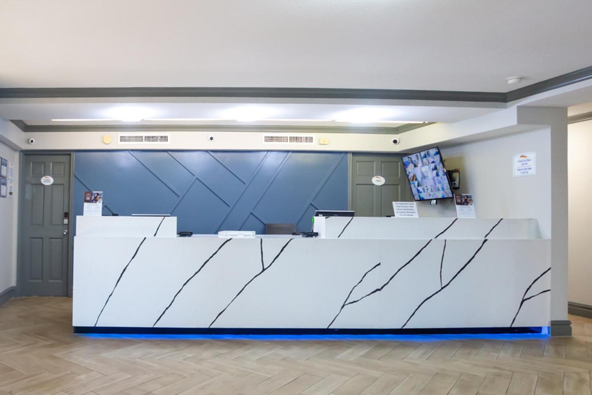 Baymont By Wyndham Austin University Area Ngoại thất bức ảnh