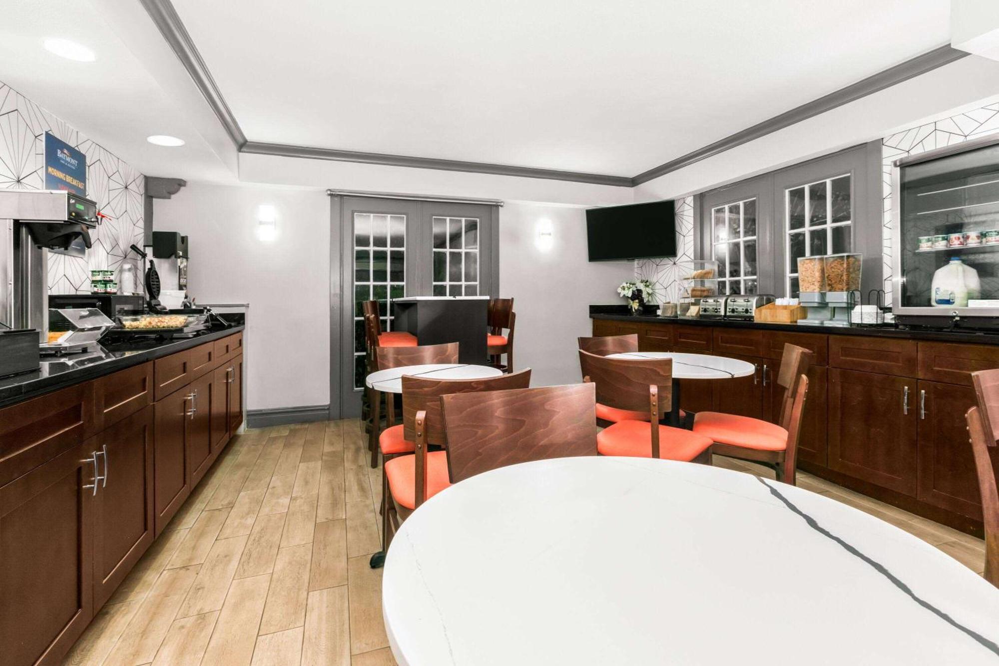 Baymont By Wyndham Austin University Area Ngoại thất bức ảnh